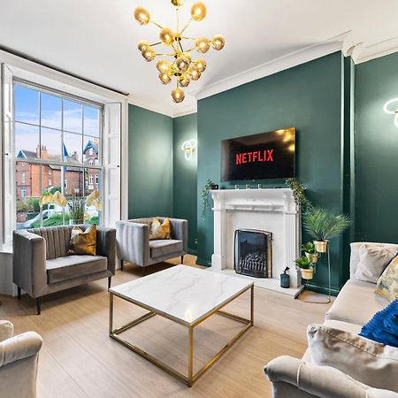 Deluxe 5 Bed In Central Whitby - Parking - Hot Tub Luaran gambar