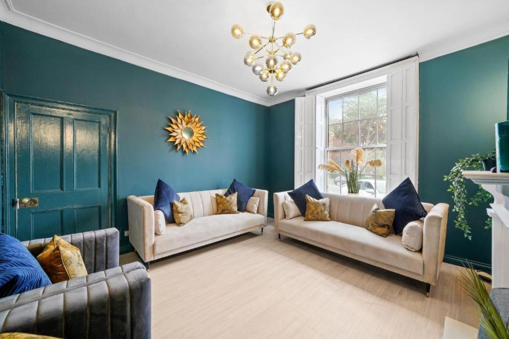 Deluxe 5 Bed In Central Whitby - Parking - Hot Tub Luaran gambar