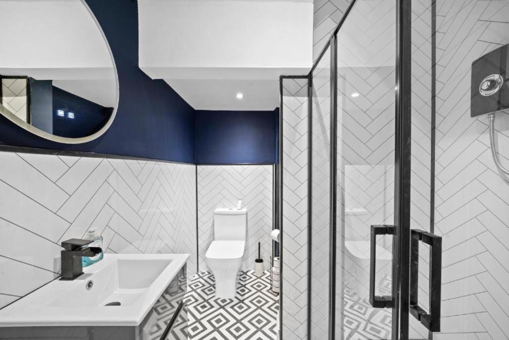 Deluxe 5 Bed In Central Whitby - Parking - Hot Tub Luaran gambar