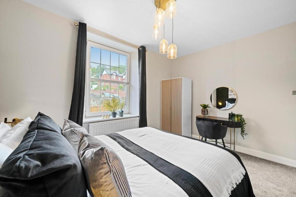 Deluxe 5 Bed In Central Whitby - Parking - Hot Tub Luaran gambar