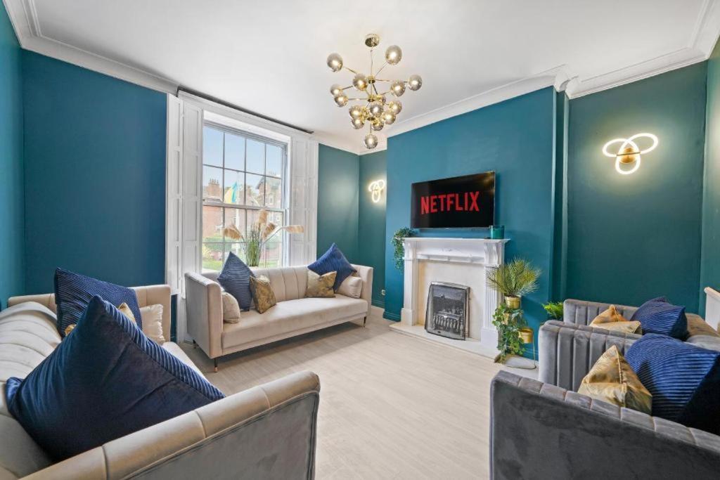 Deluxe 5 Bed In Central Whitby - Parking - Hot Tub Luaran gambar