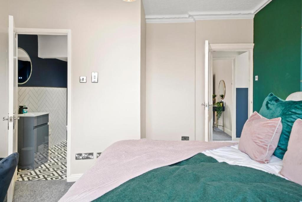 Deluxe 5 Bed In Central Whitby - Parking - Hot Tub Luaran gambar