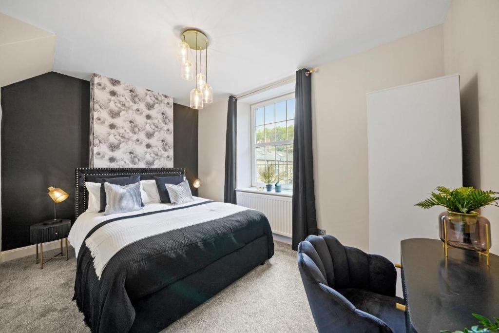 Deluxe 5 Bed In Central Whitby - Parking - Hot Tub Luaran gambar