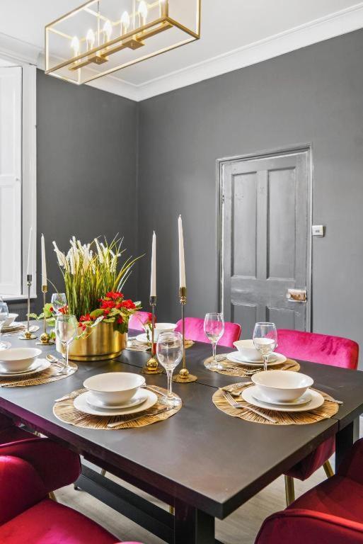 Deluxe 5 Bed In Central Whitby - Parking - Hot Tub Luaran gambar