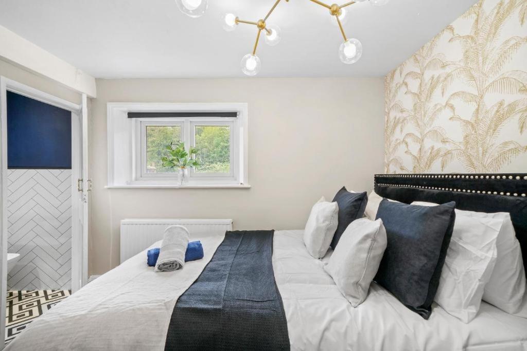 Deluxe 5 Bed In Central Whitby - Parking - Hot Tub Luaran gambar