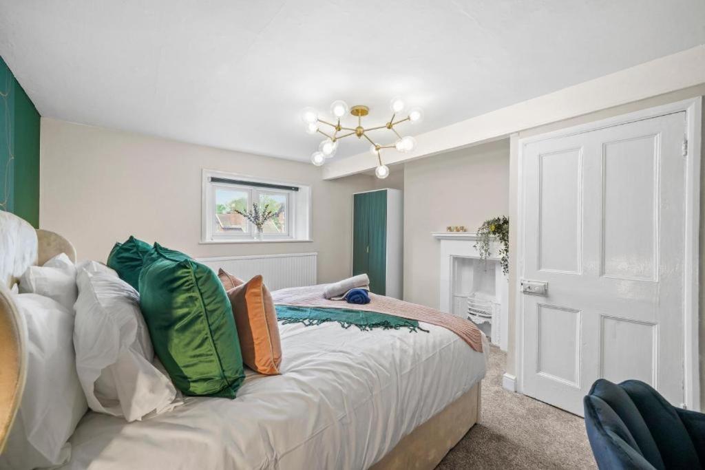 Deluxe 5 Bed In Central Whitby - Parking - Hot Tub Luaran gambar