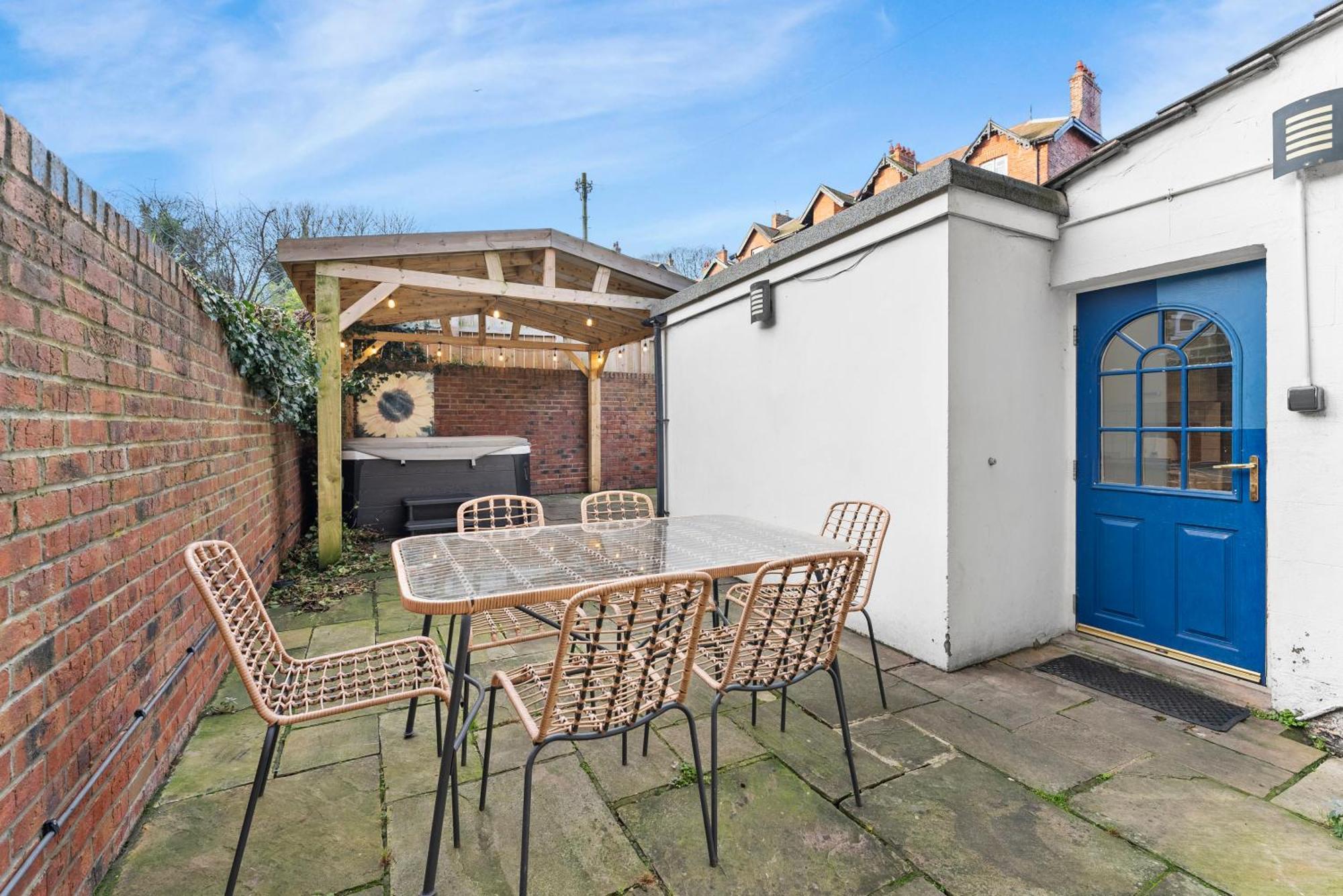 Deluxe 5 Bed In Central Whitby - Parking - Hot Tub Luaran gambar