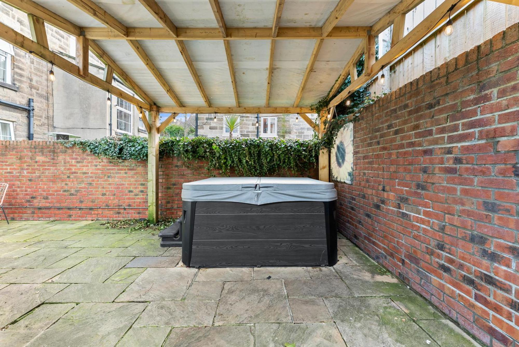 Deluxe 5 Bed In Central Whitby - Parking - Hot Tub Luaran gambar