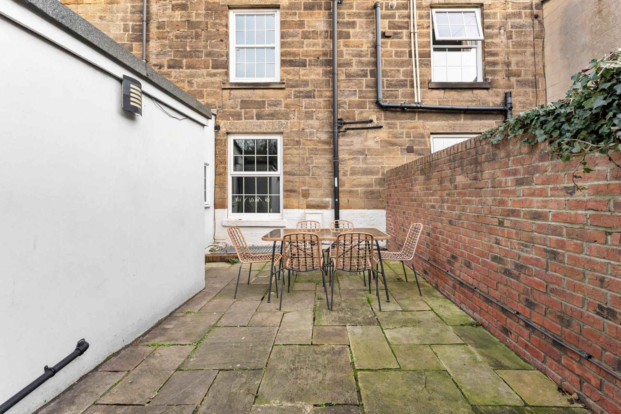 Deluxe 5 Bed In Central Whitby - Parking - Hot Tub Luaran gambar