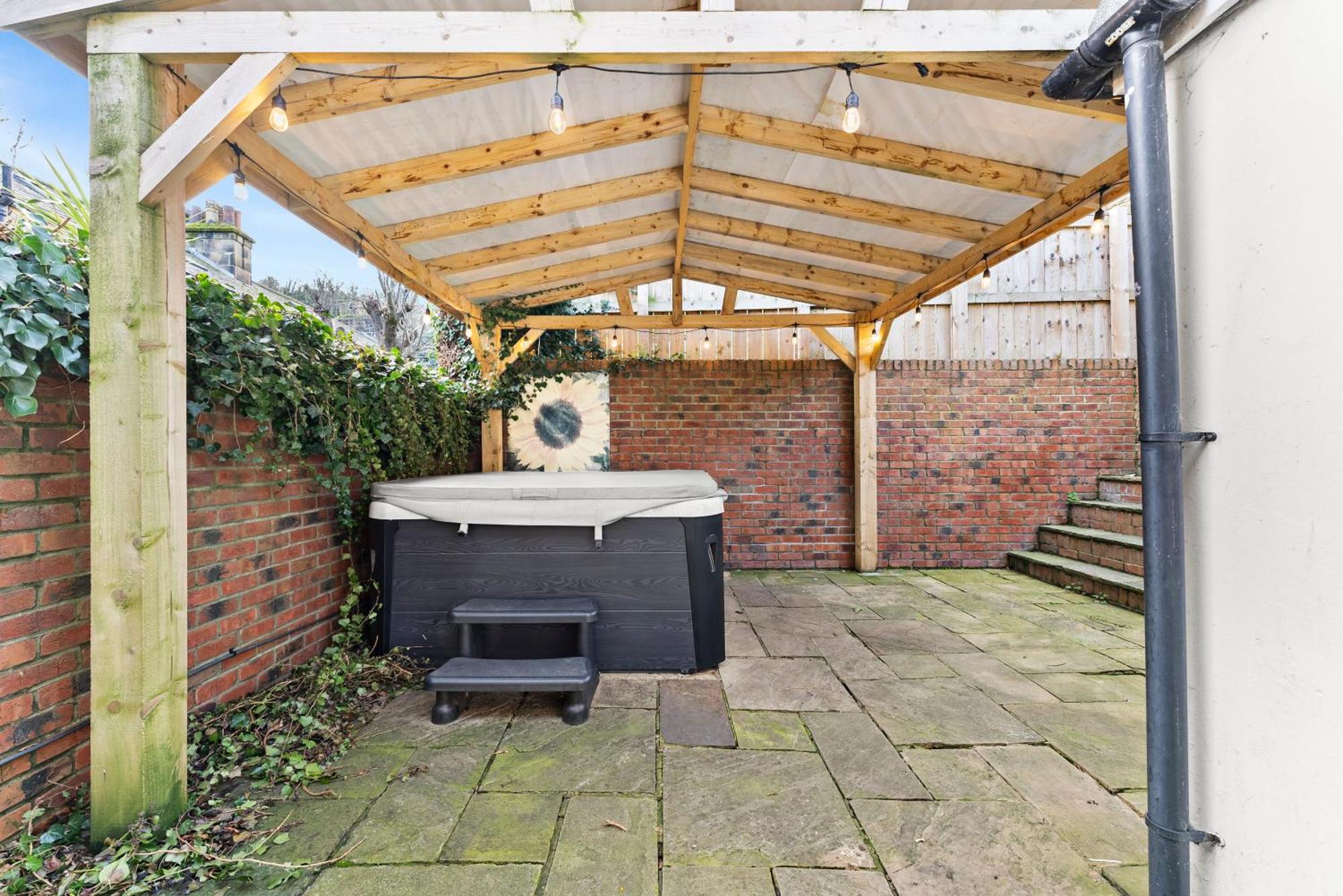 Deluxe 5 Bed In Central Whitby - Parking - Hot Tub Luaran gambar